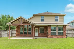 101 Long Meadow Ct, Clute, TX 77531 - Photo 4