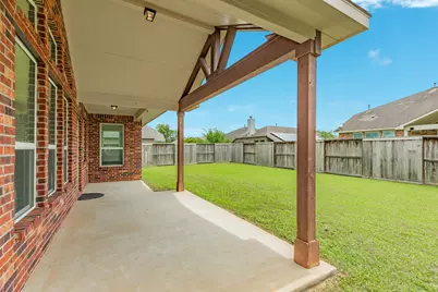 101 Long Meadow Ct, Clute, TX 77531 - Photo 8
