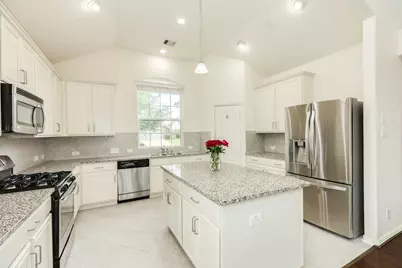 101 Long Meadow Ct, Clute, TX 77531 - Photo 18