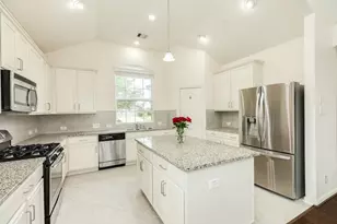 101 Long Meadow Ct, Clute, TX 77531 - Photo 18