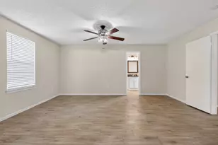 11842 S Fairhollow Ln, Houston, TX 77043 - Photo 16