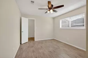 11842 S Fairhollow Ln, Houston, TX 77043 - Photo 12