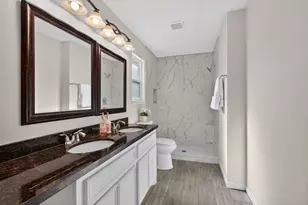 11842 S Fairhollow Ln, Houston, TX 77043 - Photo 18