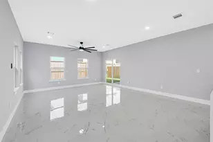 4802 Tracemeadow Dr, Houston, TX 77066 - Photo 10