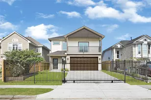 4802 Tracemeadow Dr, Houston, TX 77066 - Photo 2