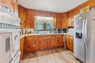 215 Ilfrey St, Baytown, TX 77520 - Photo 10