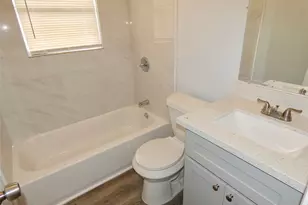 8215 Canyon St, Houston, TX 77051 - Photo 8