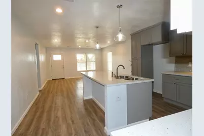 8215 Canyon Street, Houston, TX 77051 - Photo 6