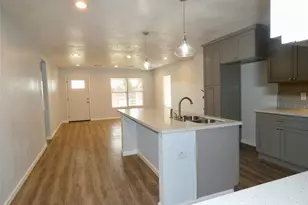 8215 Canyon St, Houston, TX 77051 - Photo 6