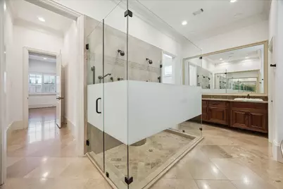 210 Glenwood Drive, Houston, TX 77007 - Photo 18