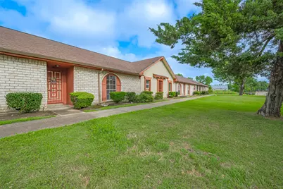 12223 Sharpview Drive, Houston, TX 77072 - Photo 2
