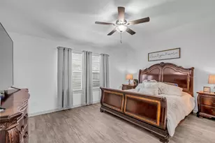 9802 Palm Royal Dr, Baytown, TX 77521 - Photo 12