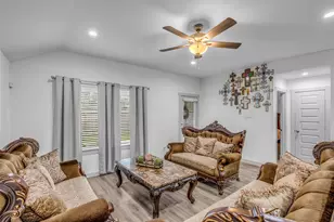 9802 Palm Royal Dr, Baytown, TX 77521 - Photo 14