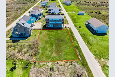 938 Melody Lane, Crystal Beach, TX 77650 - Photo 4