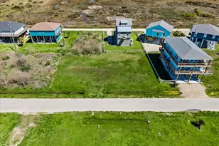938 Melody Ln, Crystal Beach, TX 77650 - Photo 1