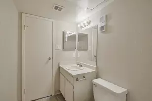 12905 Woodforest Bl, Houston, TX 77015 - Photo 18