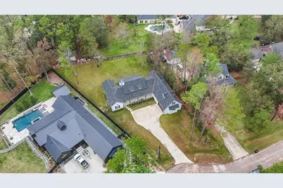 5 W Forest Court, Conroe, TX 77384 - Photo 2