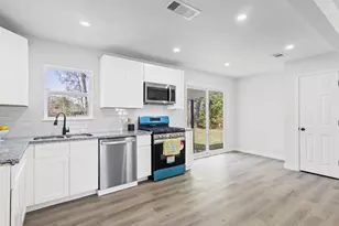 370 W Bolivar St, Vidor, TX 77662 - Photo 8