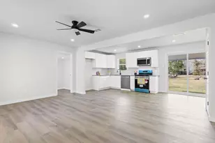 370 W Bolivar St, Vidor, TX 77662 - Photo 4