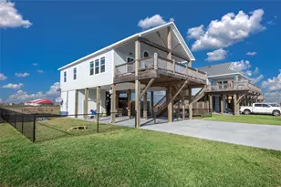2285 E Lobster St, Crystal Beach, TX 77650 - Photo 2