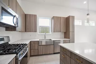 594 Janisch Rd, Houston, TX 77018 - Photo 6