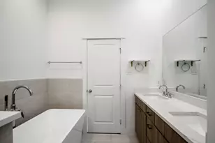 594 Janisch Rd, Houston, TX 77018 - Photo 22