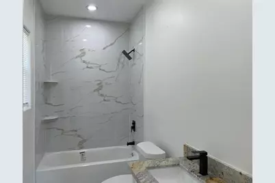 201 E 37th Street, Houston, TX 77018 - Photo 10