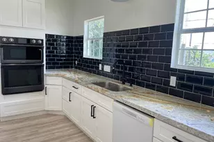 201 E 37th St, Houston, TX 77018 - Photo 16