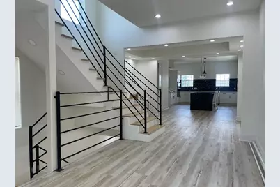 201 E 37th Street, Houston, TX 77018 - Photo 14