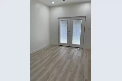 201 E 37th Street, Houston, TX 77018 - Photo 12