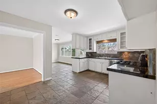 4746 Kinglet St, Houston, TX 77035 - Photo 18