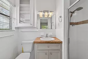 4746 Kinglet St, Houston, TX 77035 - Photo 24