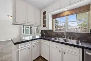 4746 Kinglet St, Houston, TX 77035 - Photo 16