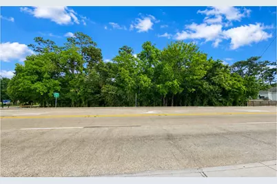 1016 E Fm 517, Dickinson, TX 77539 - Photo 2