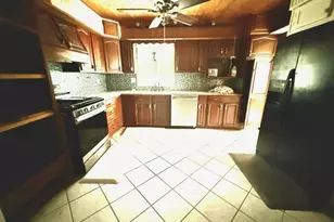 230 9th Ave N, Texas City, TX 77590 - Photo 14