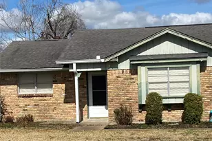 211 Fitz Rd, Alvin, TX 77511 - Photo 2