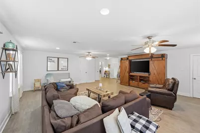 915 S 13th Street, Nederland, TX 77627 - Photo 18