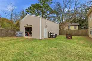 915 S 13th St, Nederland, TX 77627 - Photo 34