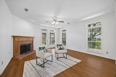 88 Laughing Brook Court, The Woodlands, TX 77380 - Photo 12