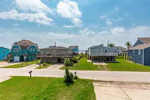12928 John Reynolds Rd, Galveston, TX 77554 - Photo 32