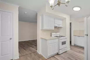102 Strand St St, Galveston, TX 77550 - Photo 4
