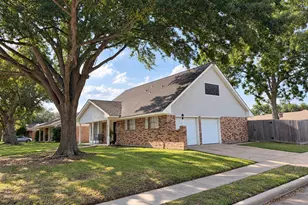 1022 Grace St, Deer Park, TX 77536 - Photo 2