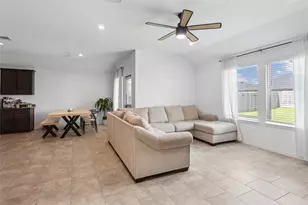 7510 Carson Ct, Rosharon, TX 77583 - Photo 8