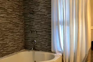 915 11th St, Galveston, TX 77550 - Photo 8