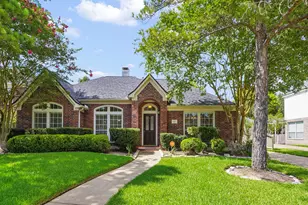3411 Farnham Cir, Pearland, TX 77584 - Photo 2