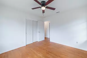 723 E Spreading Oak Dr, Houston, TX 77076 - Photo 12