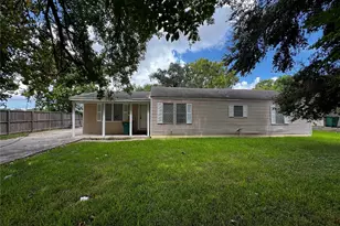 225 Beatrice St, La Marque, TX 77568 - Photo 2