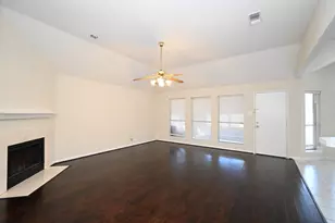 7854 Log Hollow Dr, Houston, TX 77040 - Photo 10