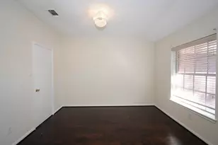 7854 Log Hollow Dr, Houston, TX 77040 - Photo 8