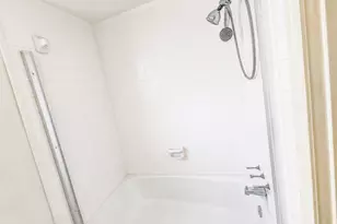5118 Lawn Arbor Dr, Houston, TX 77066 - Photo 18
